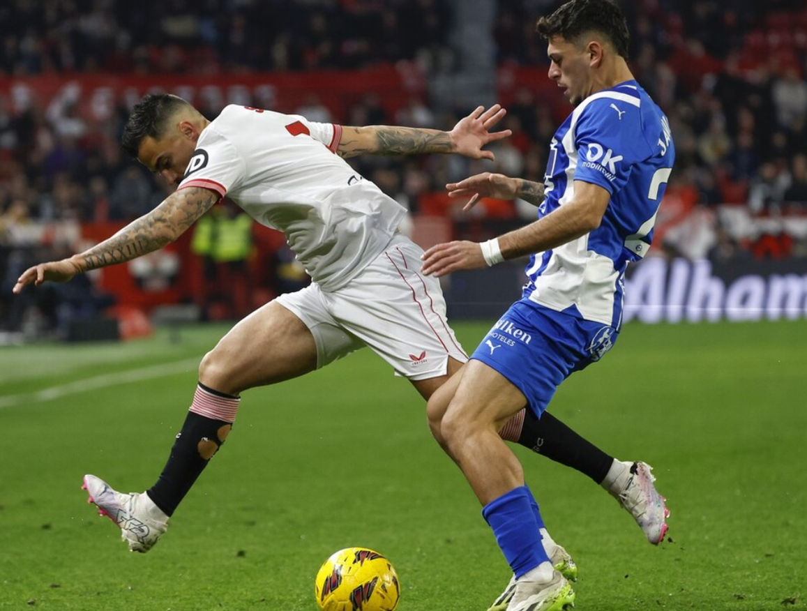 开云体育-国际比赛日欧超杯传出新动向；曼联更衣室发声；管理层表态：压力陡增；赛程密集仍需轮换的简单介绍-开云体育